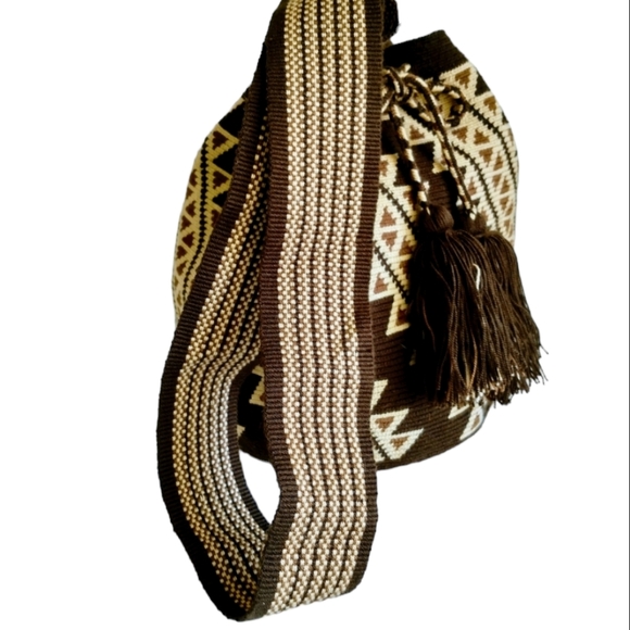 CHILA Large Crossbody Bag - Picture 10 of 12